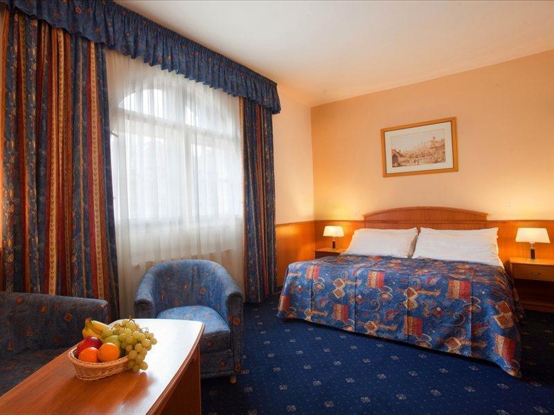 Kavalir Hotel Prague Exterior photo