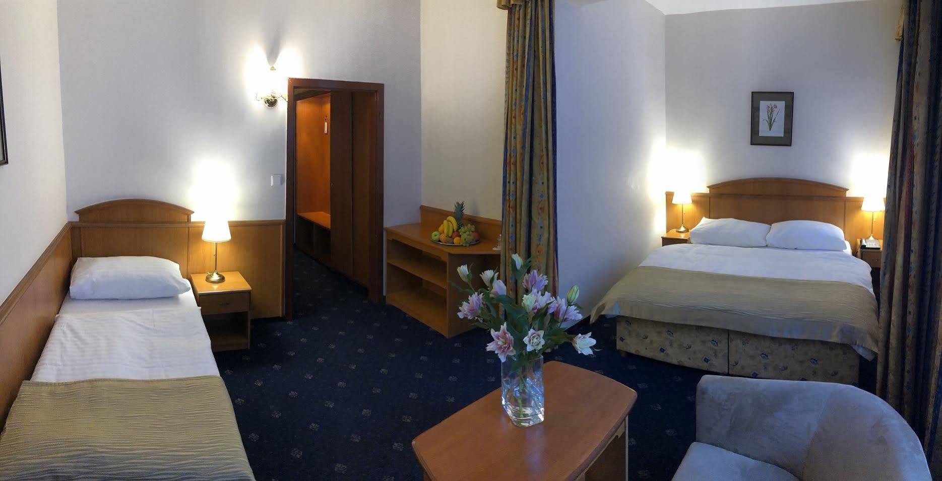 Kavalir Hotel Prague Exterior photo